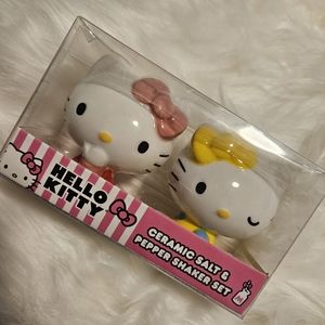Hello Kitty Ceramic Salt & Pepper Shaker Set